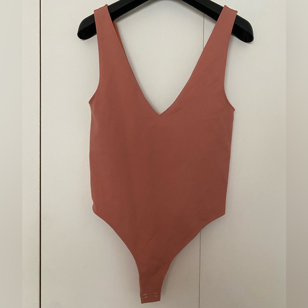 NWOT Vince Cotton V Neck Bodysuit Warm Terracotta